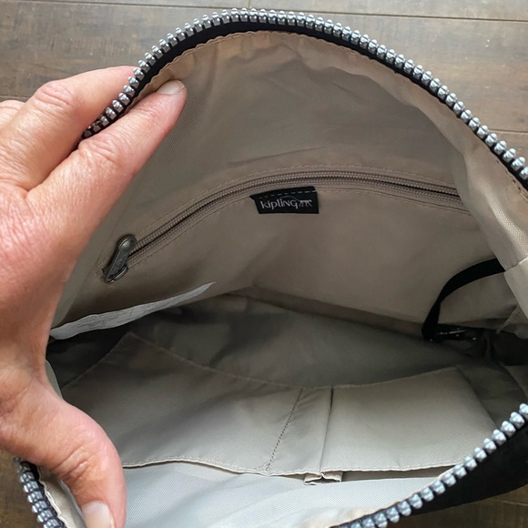 Kipling Bethle Black crossbody shoulder bag - Picture 8 of 13